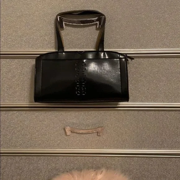 MONDANI NY PURSE💄💄  - Picture 2 of 8